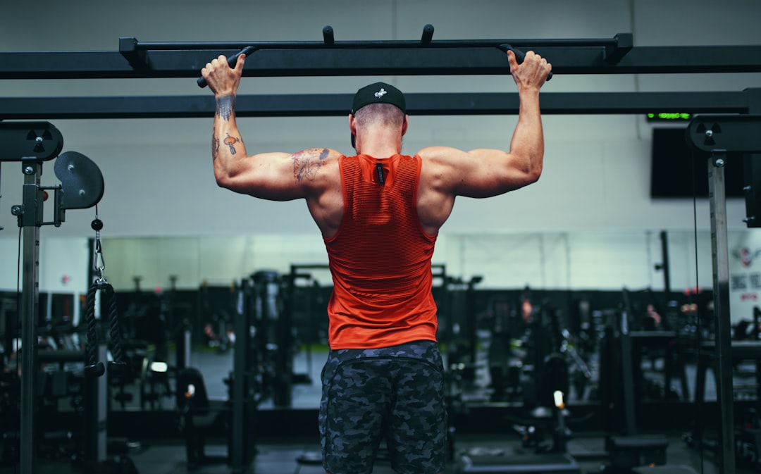 Gordon Cowie doing pull ups